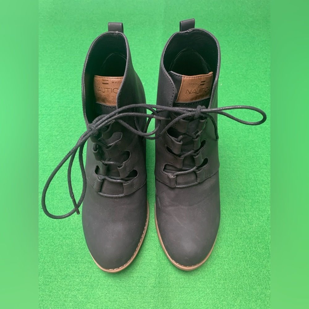 Náutica booties, size 8.5